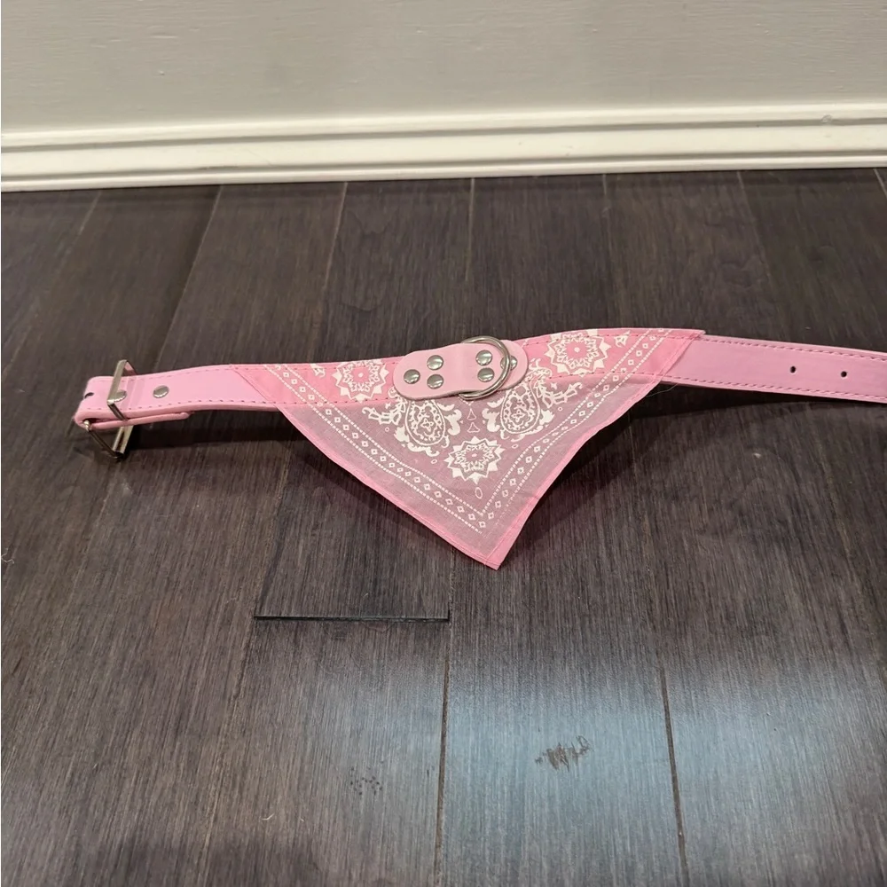 NWOT Female Dog Pet Stylish Pink Bandana Dog Collar for Medium to Large Dog